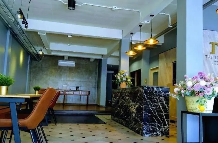 Togayther بيت شباب بانكوك